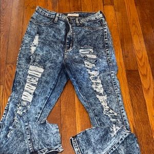 High waisted ripped jeans